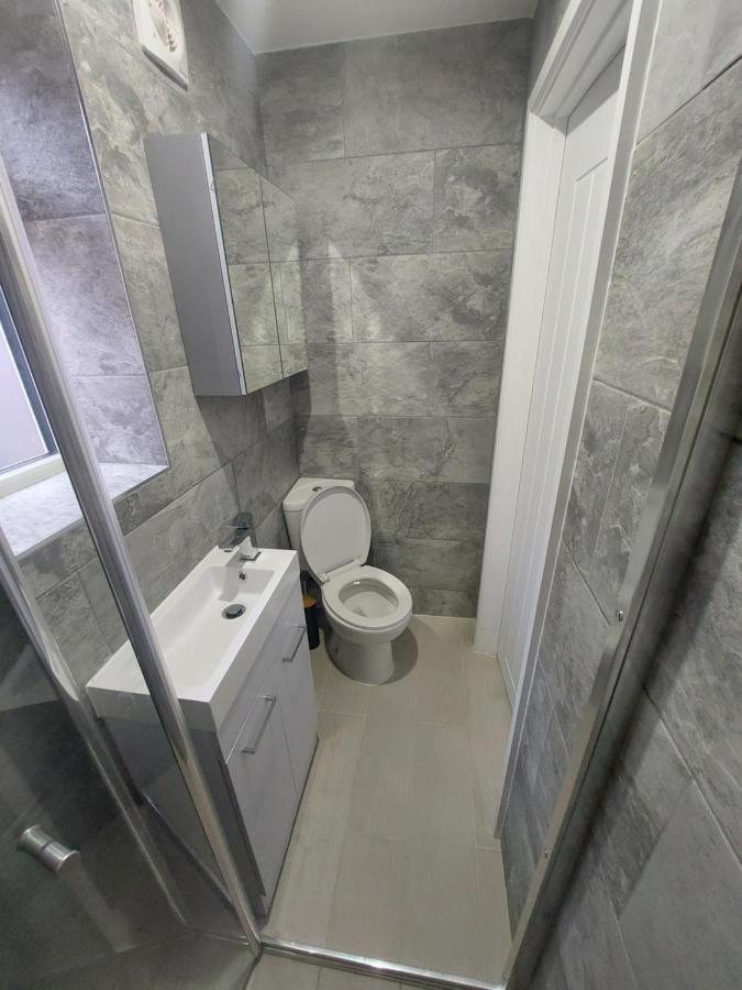 New, Stylish Studio Flat With Private Patio And Free On-Street Parking Check Out At 11Am Bournemouth Dış mekan fotoğraf